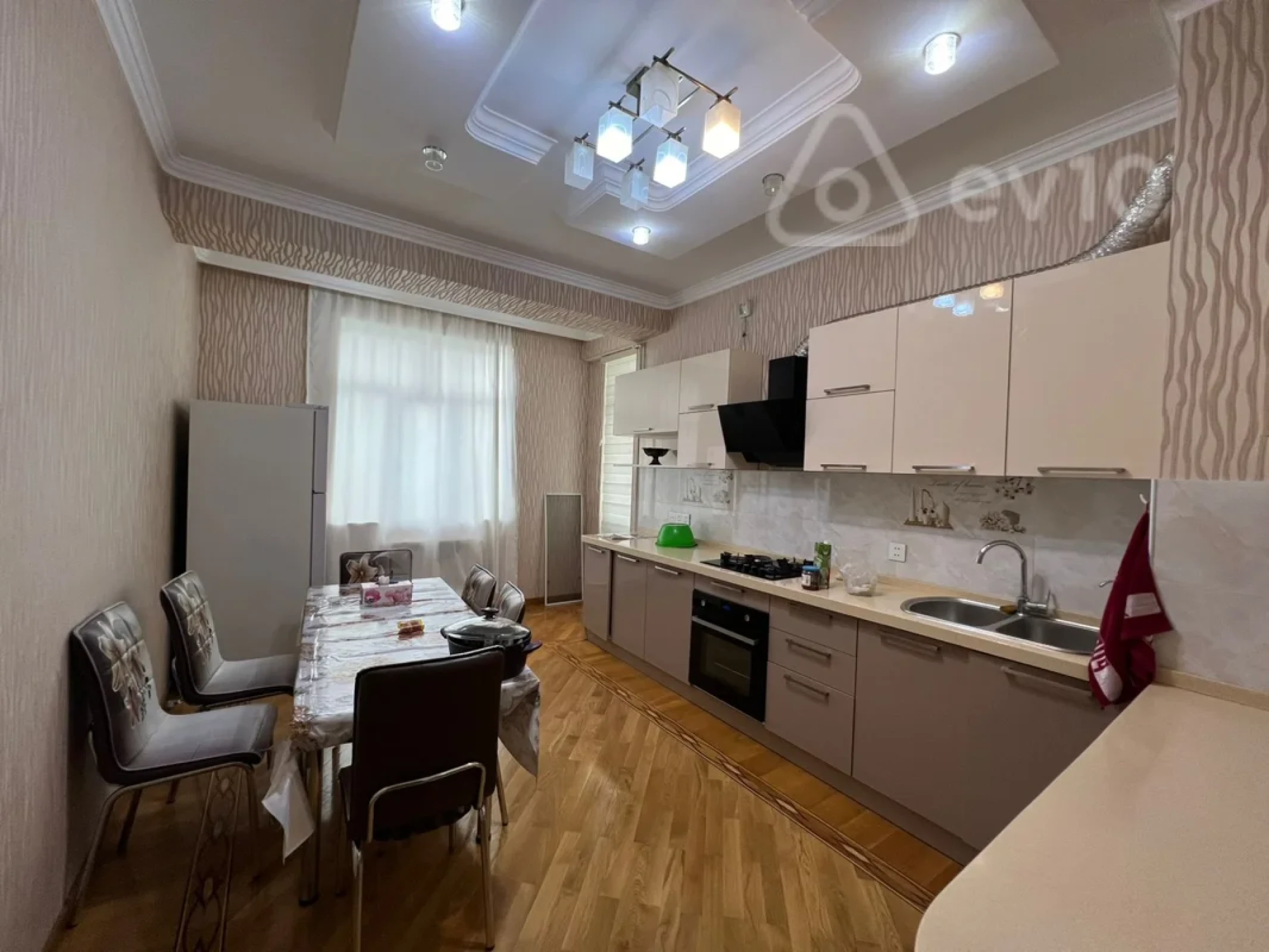 Kirayə verilir 3 otaqlı yeni tikili 120 m²
