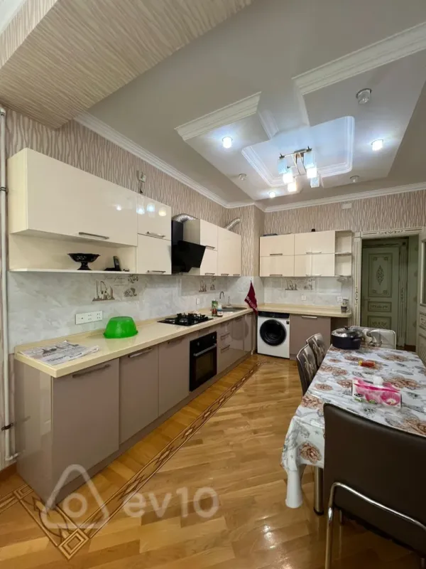 Kirayə verilir 3 otaqlı yeni tikili 120 m²