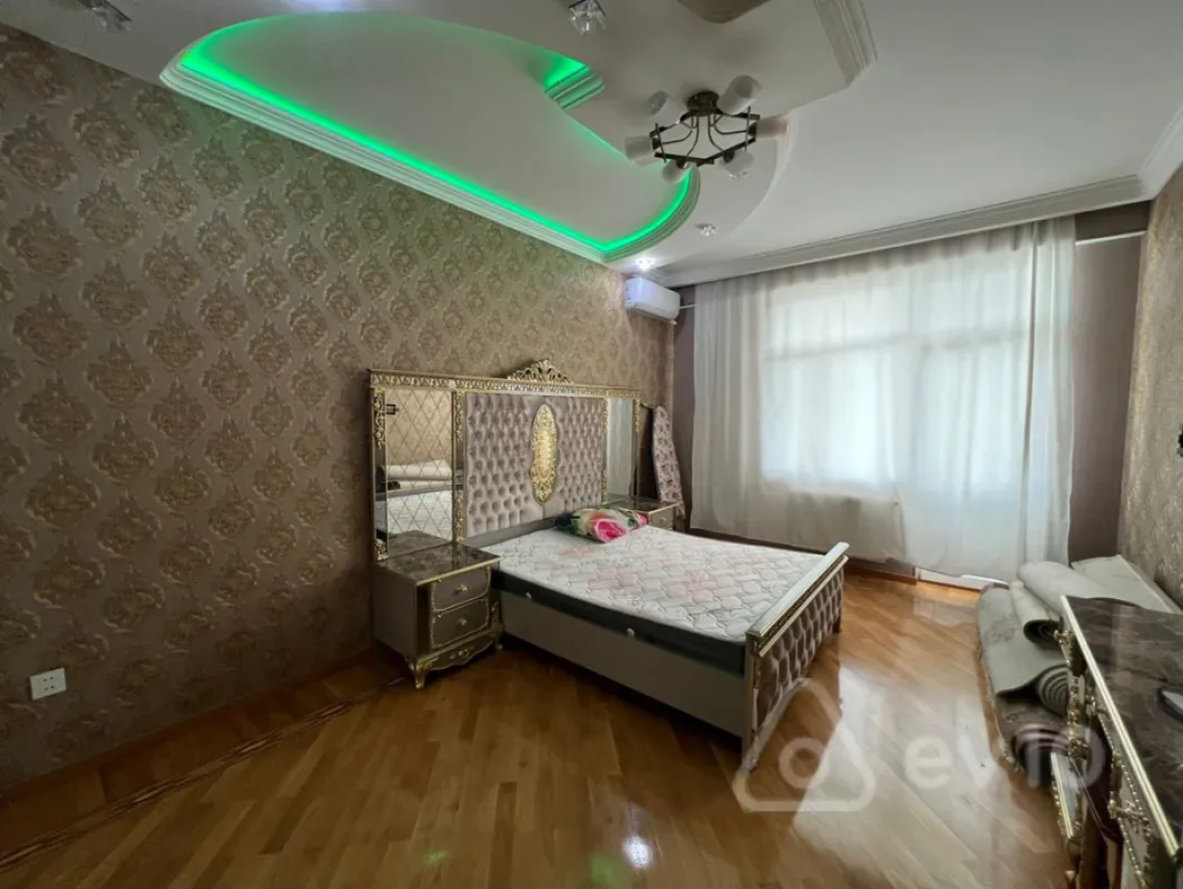 Kirayə verilir 3 otaqlı yeni tikili 120 m²