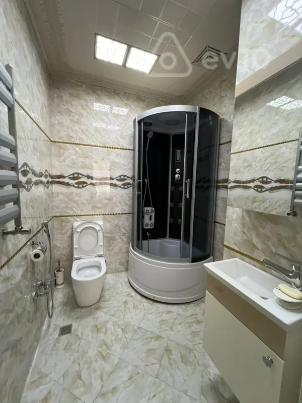 Kirayə verilir 3 otaqlı yeni tikili 120 m²