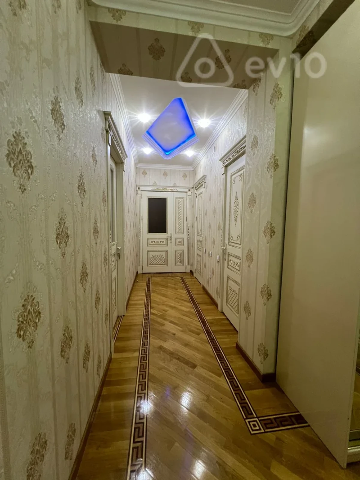 Kirayə verilir 3 otaqlı yeni tikili 120 m²