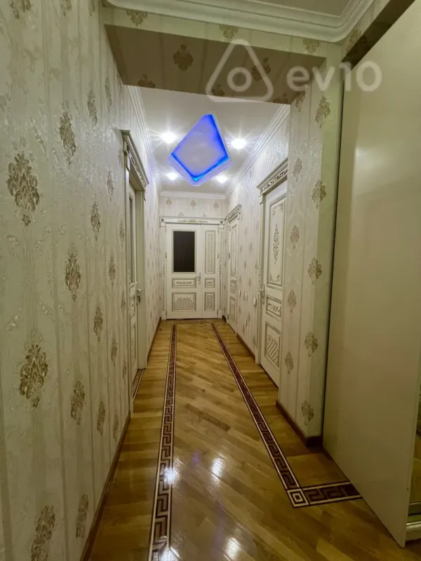 Kirayə verilir 3 otaqlı yeni tikili 120 m²