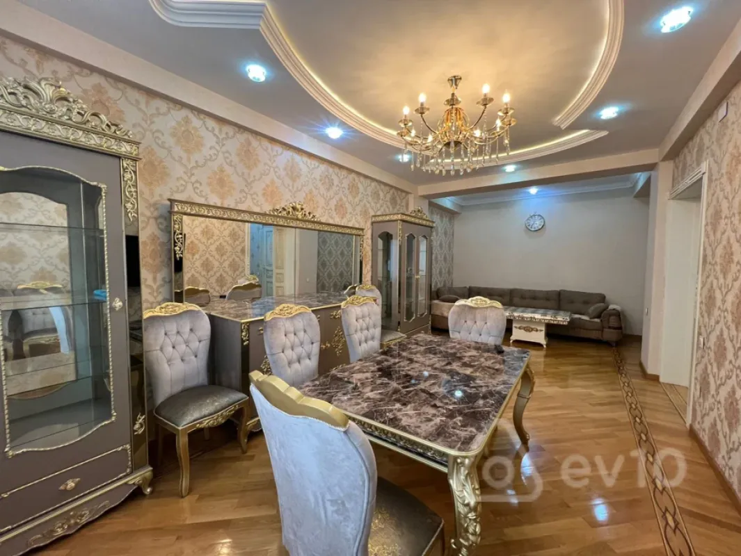 Kirayə verilir 3 otaqlı yeni tikili 120 m²