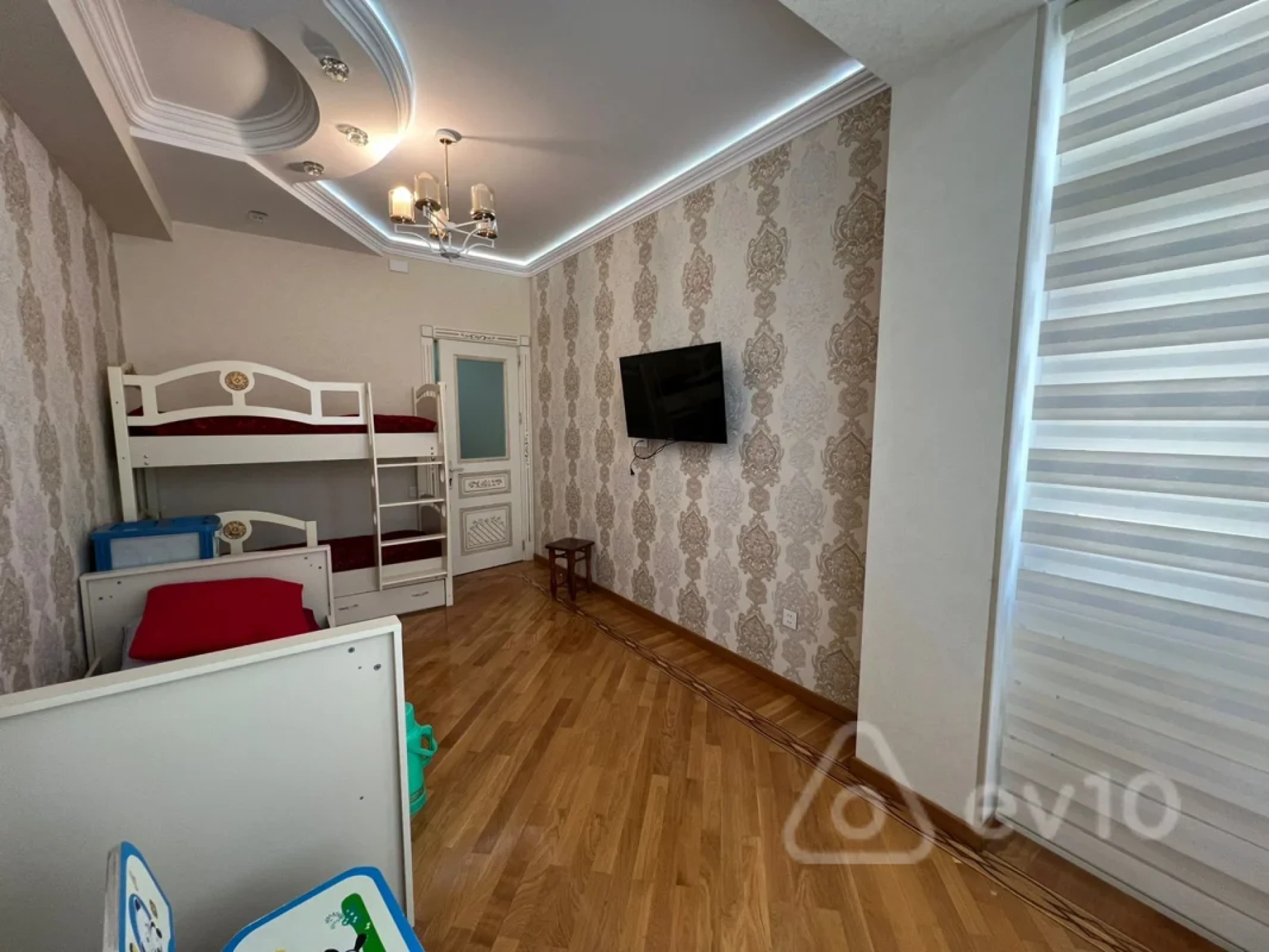 Kirayə verilir 3 otaqlı yeni tikili 120 m²
