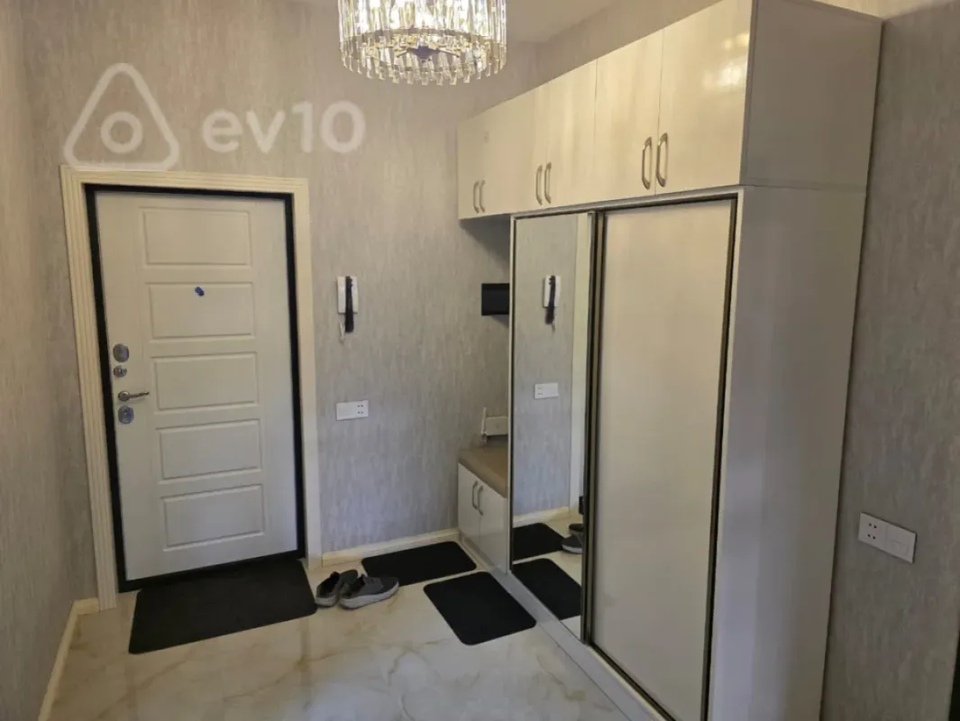 Kirayə verilir 2 otaqlı yeni tikili 80 m²