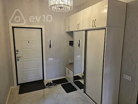Kirayə verilir 2 otaqlı yeni tikili 80 m²