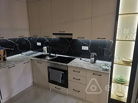Kirayə verilir 2 otaqlı yeni tikili 80 m²