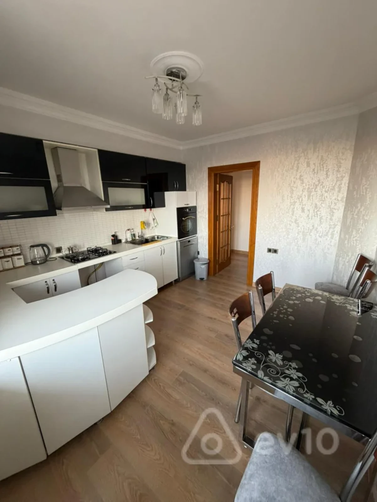 Kirayə verilir 3 otaqlı yeni tikili 130 m²