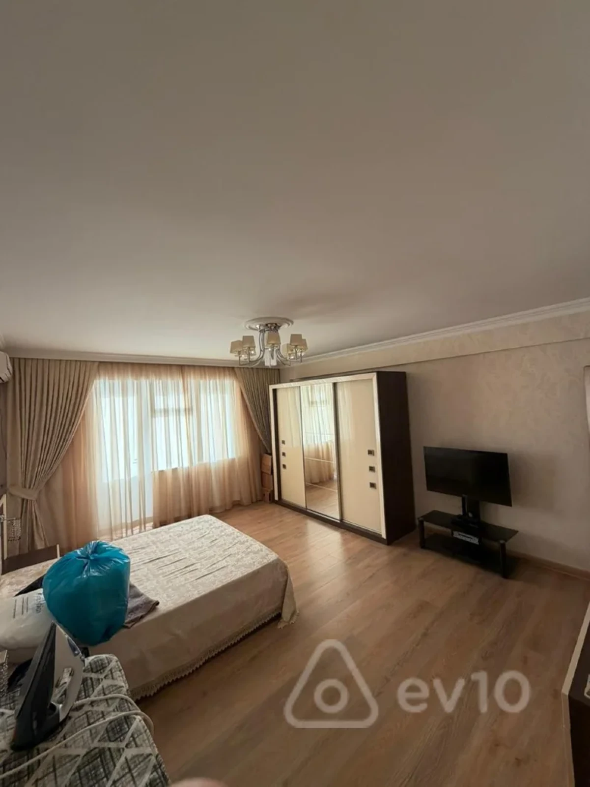 Kirayə verilir 3 otaqlı yeni tikili 130 m²
