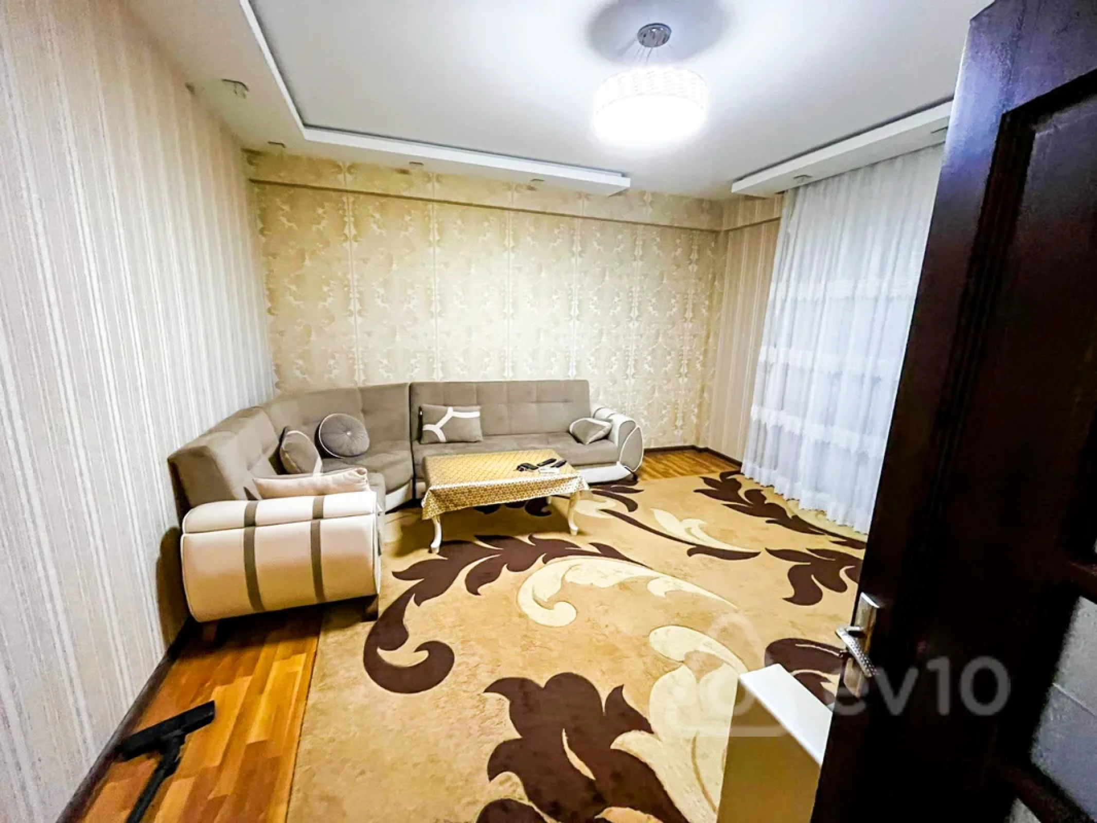 Kirayə verilir 2 otaqlı yeni tikili 70 m²