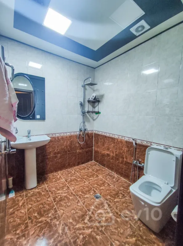 Kirayə verilir 2 otaqlı yeni tikili 70 m²