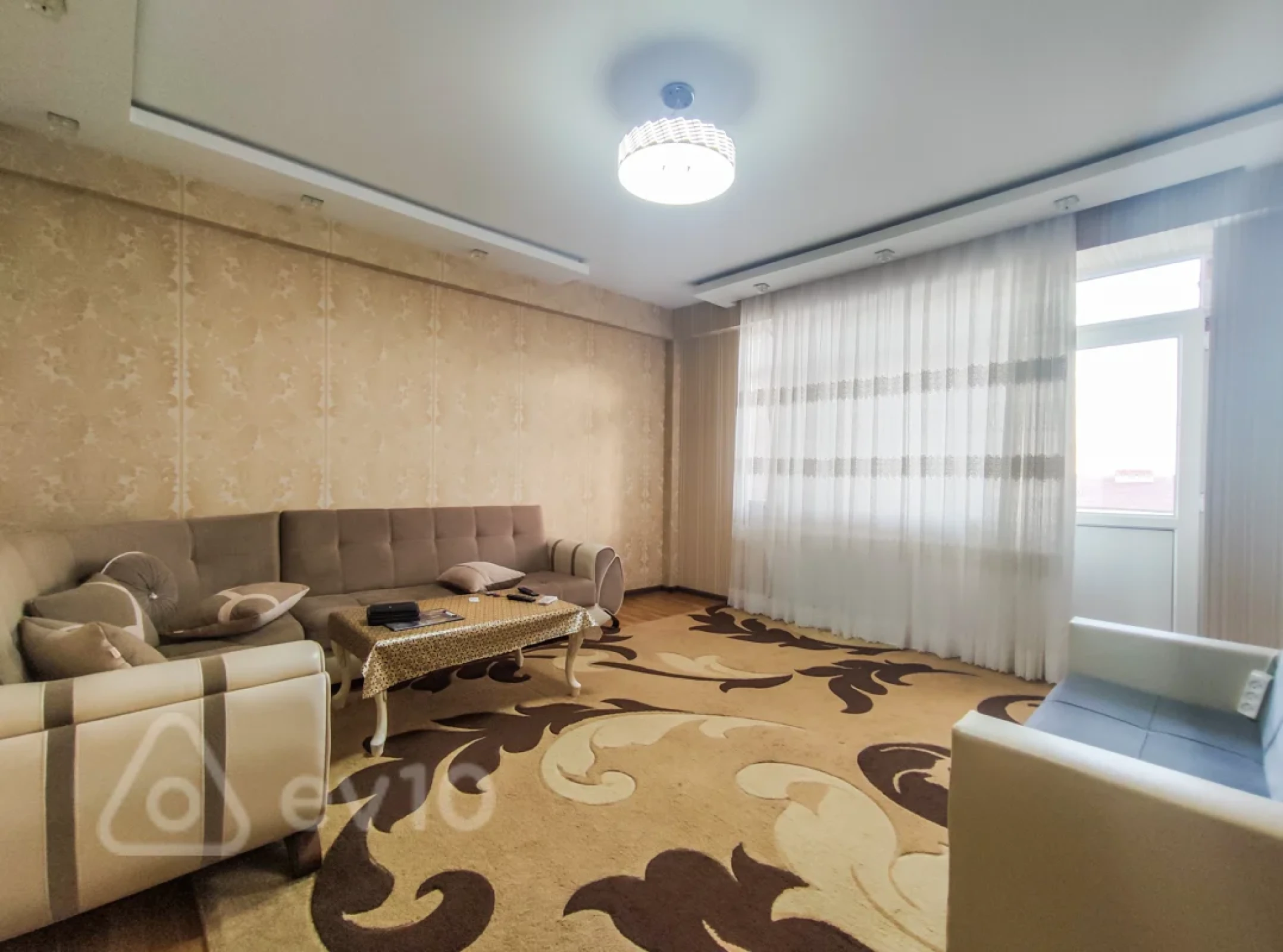 Kirayə verilir 2 otaqlı yeni tikili 70 m²