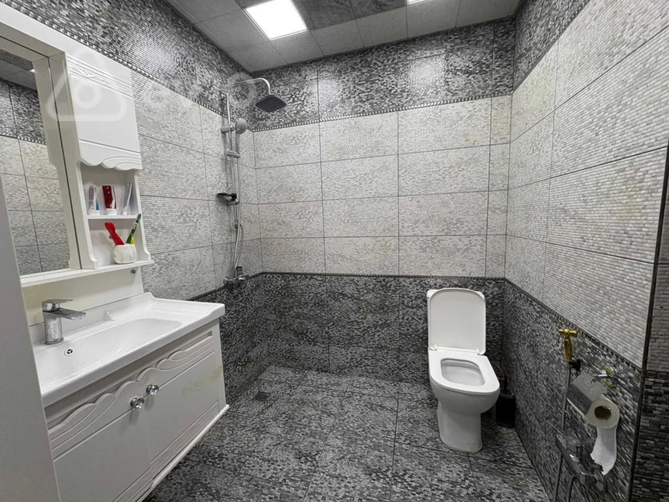 Kirayə verilir 3 otaqlı yeni tikili 110 m²