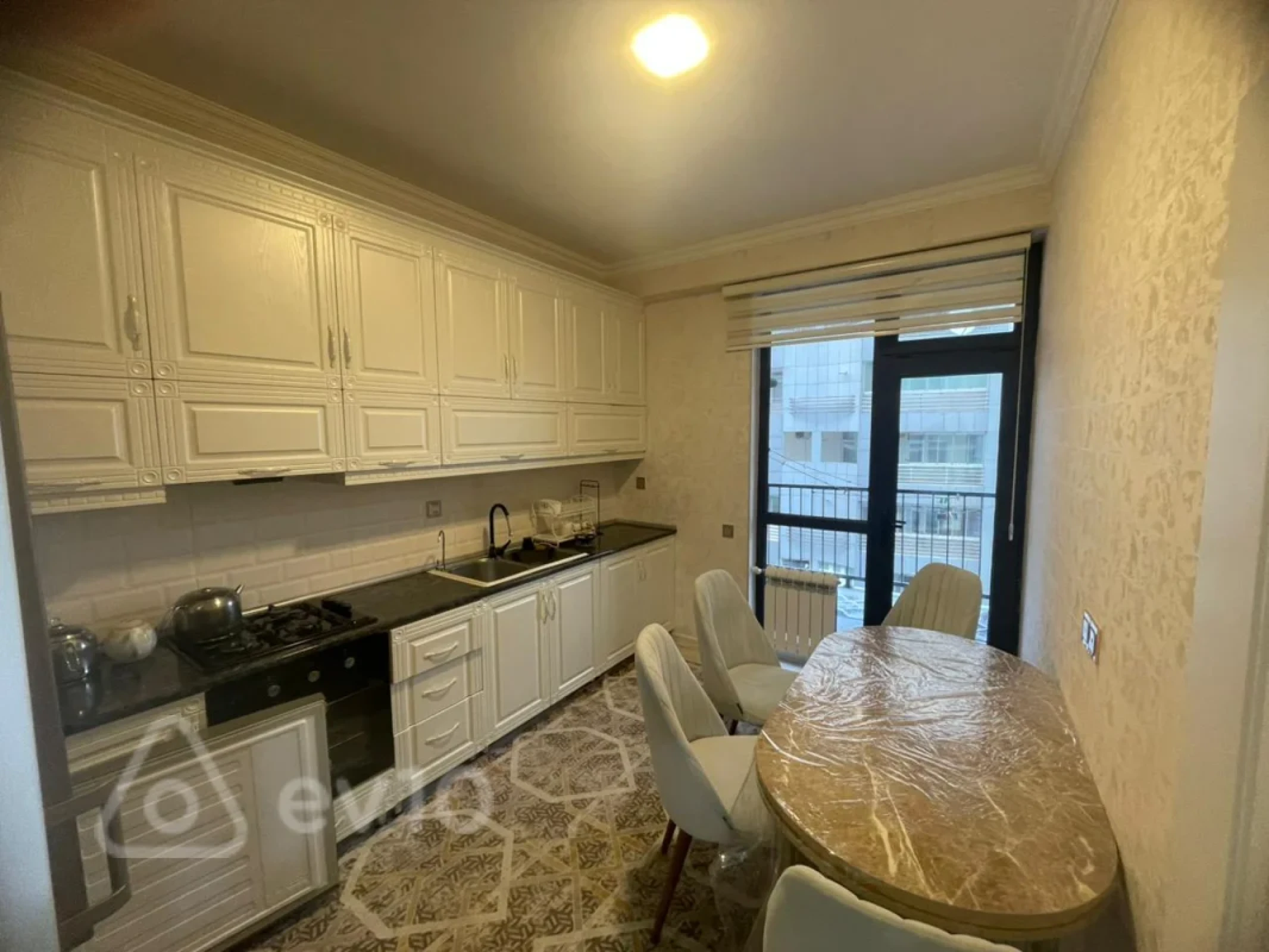 Kirayə verilir 3 otaqlı yeni tikili 110 m²