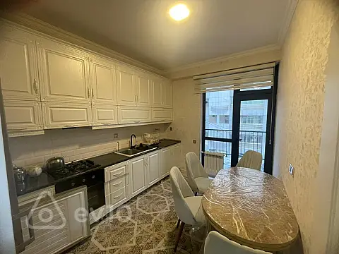 Kirayə verilir 3 otaqlı yeni tikili 110 m²