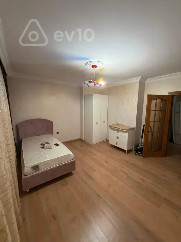 Kirayə verilir 3 otaqlı yeni tikili 125 m²