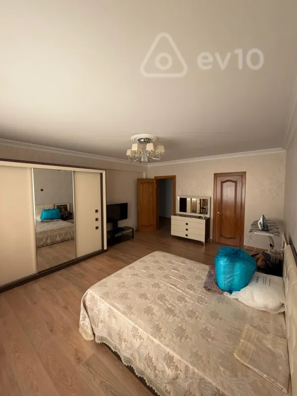 Kirayə verilir 3 otaqlı yeni tikili 125 m²