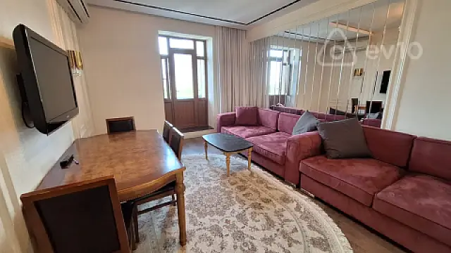 Kirayə verilir 3 otaqlı yeni tikili 858 m²