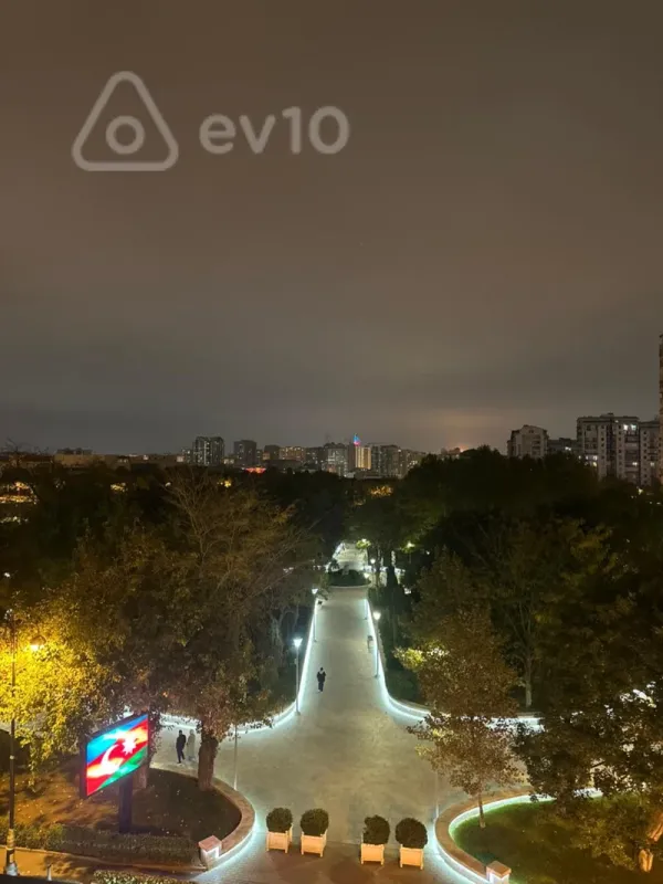 Kirayə verilir 3 otaqlı yeni tikili 858 m²