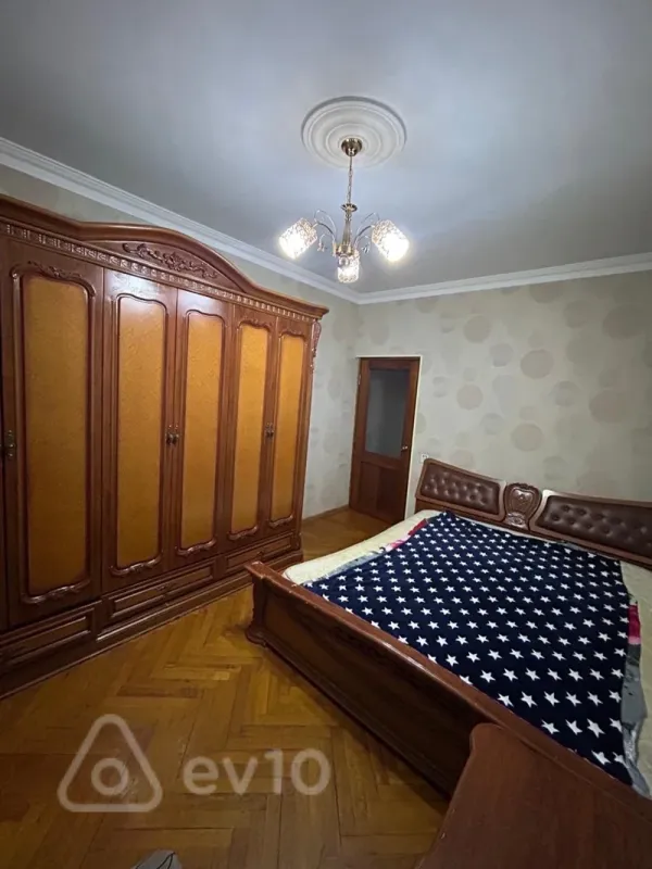 Kirayə verilir 3 otaqlı köhnə tikili 80 m²