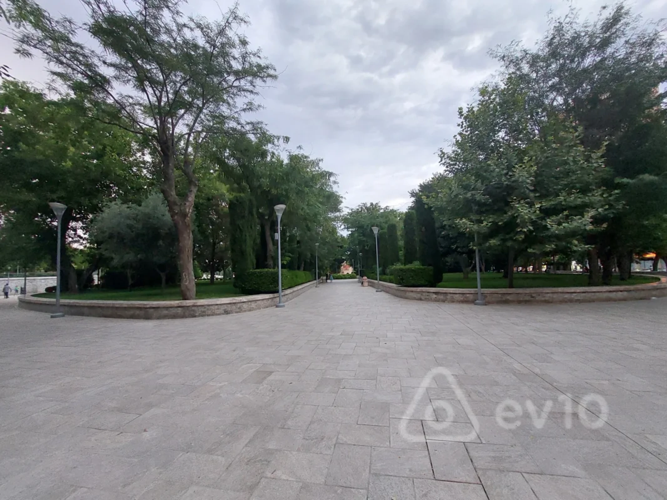 Kirayə verilir 3 otaqlı yeni tikili 85 m²