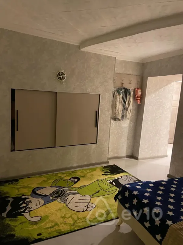 Kirayə verilir 2 otaqlı köhnə tikili 55 m²