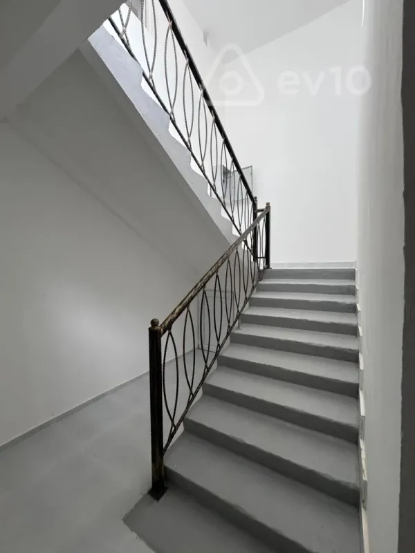 Kirayə verilir mənzil 800 m²