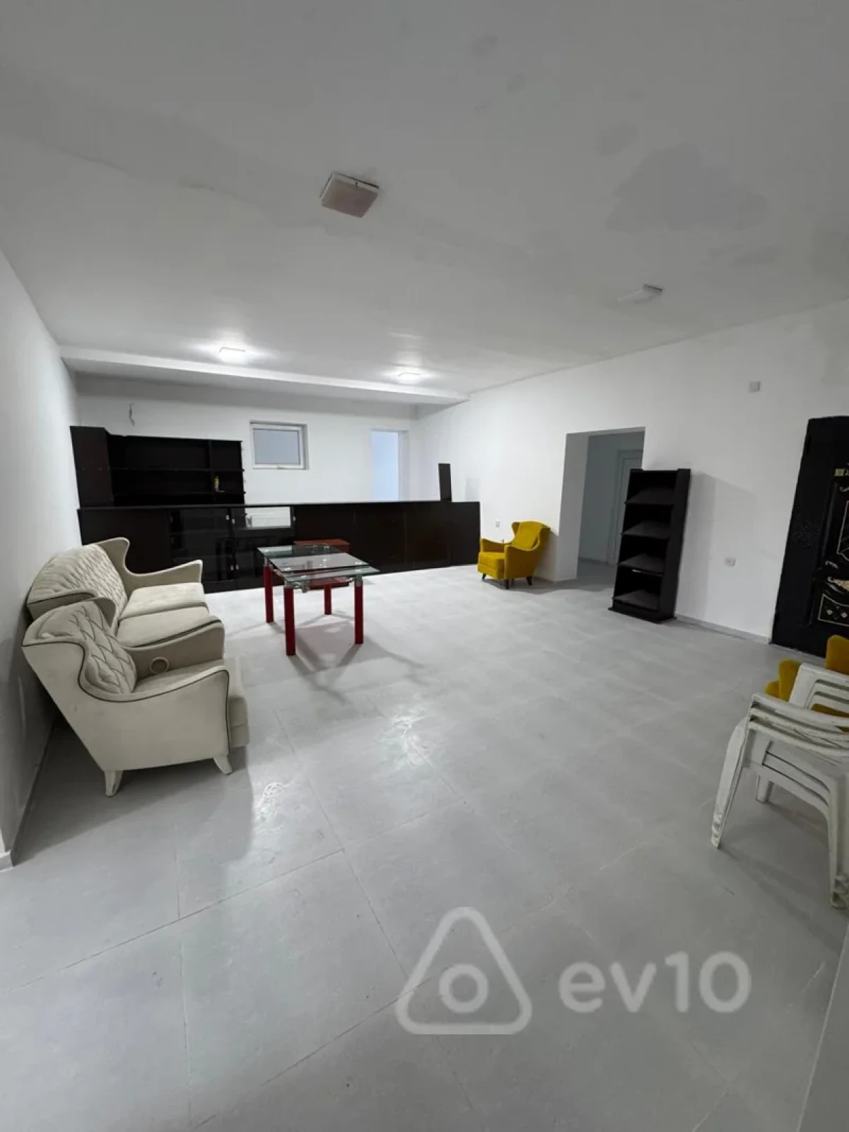 Kirayə verilir mənzil 800 m²