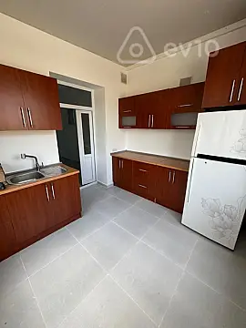 Kirayə verilir mənzil 800 m²