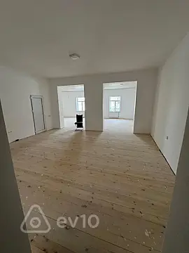 Kirayə verilir mənzil 800 m²