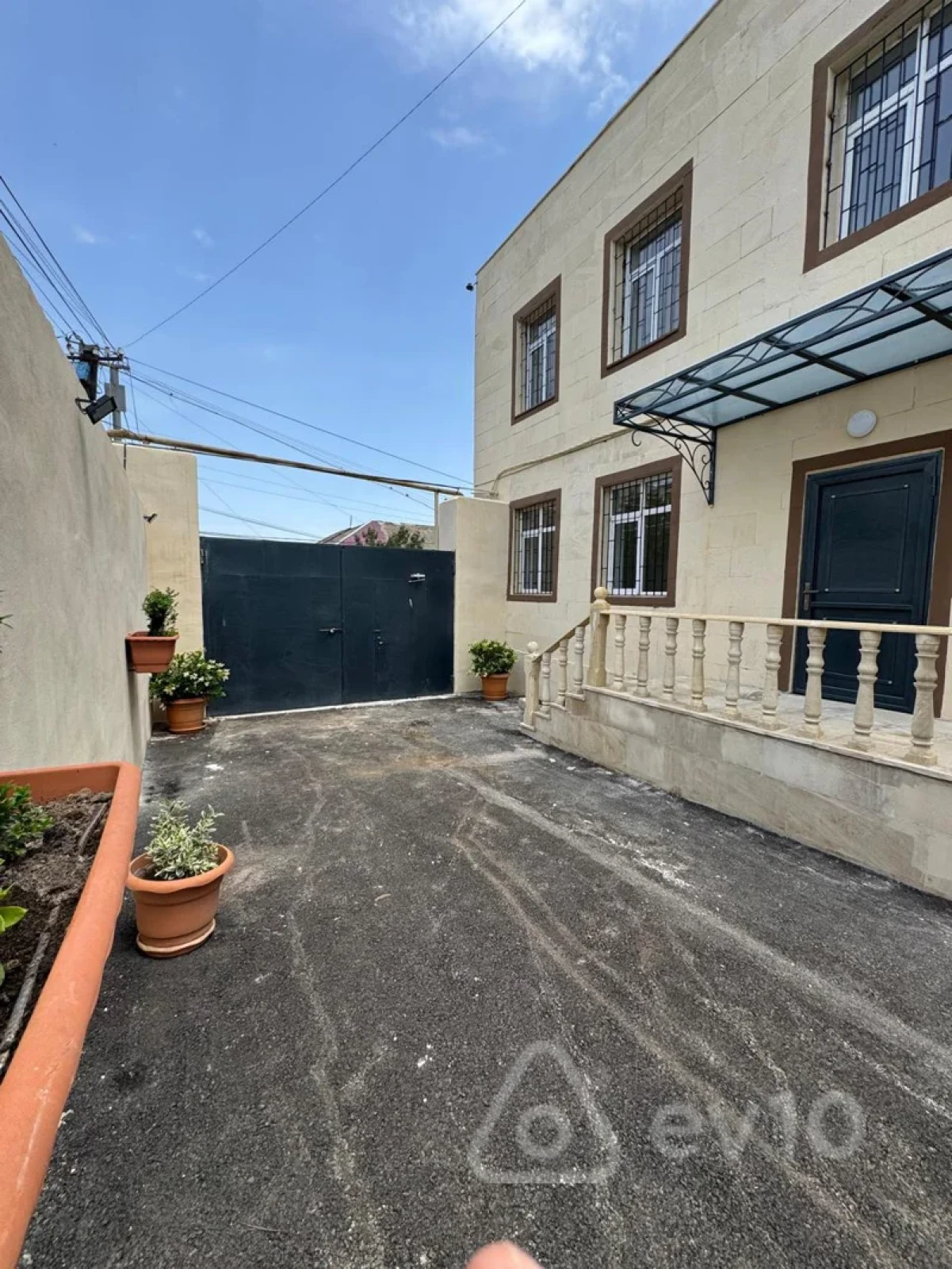 Kirayə verilir mənzil 800 m²