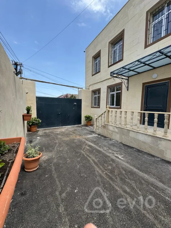 Kirayə verilir mənzil 800 m²