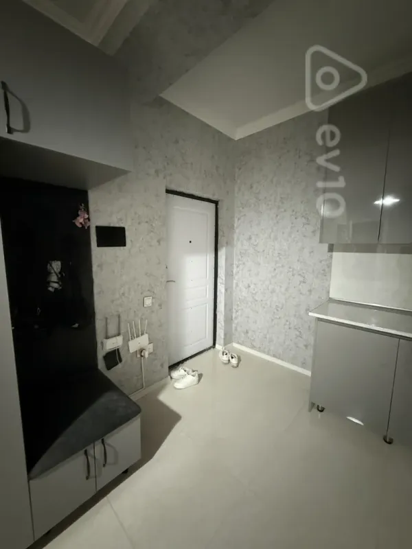 Satılır 2 otaqlı yeni tikili 76 m²