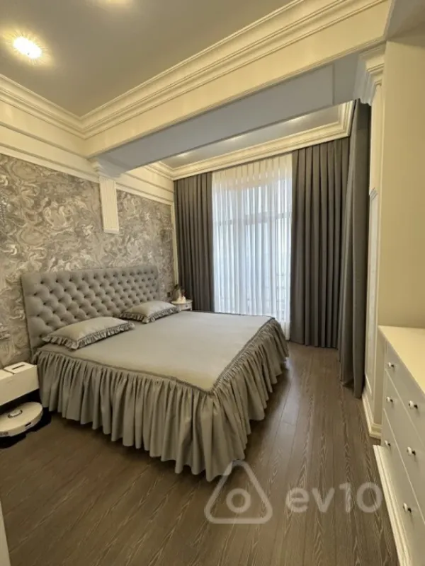 Kirayə verilir 2 otaqlı yeni tikili 70 m²