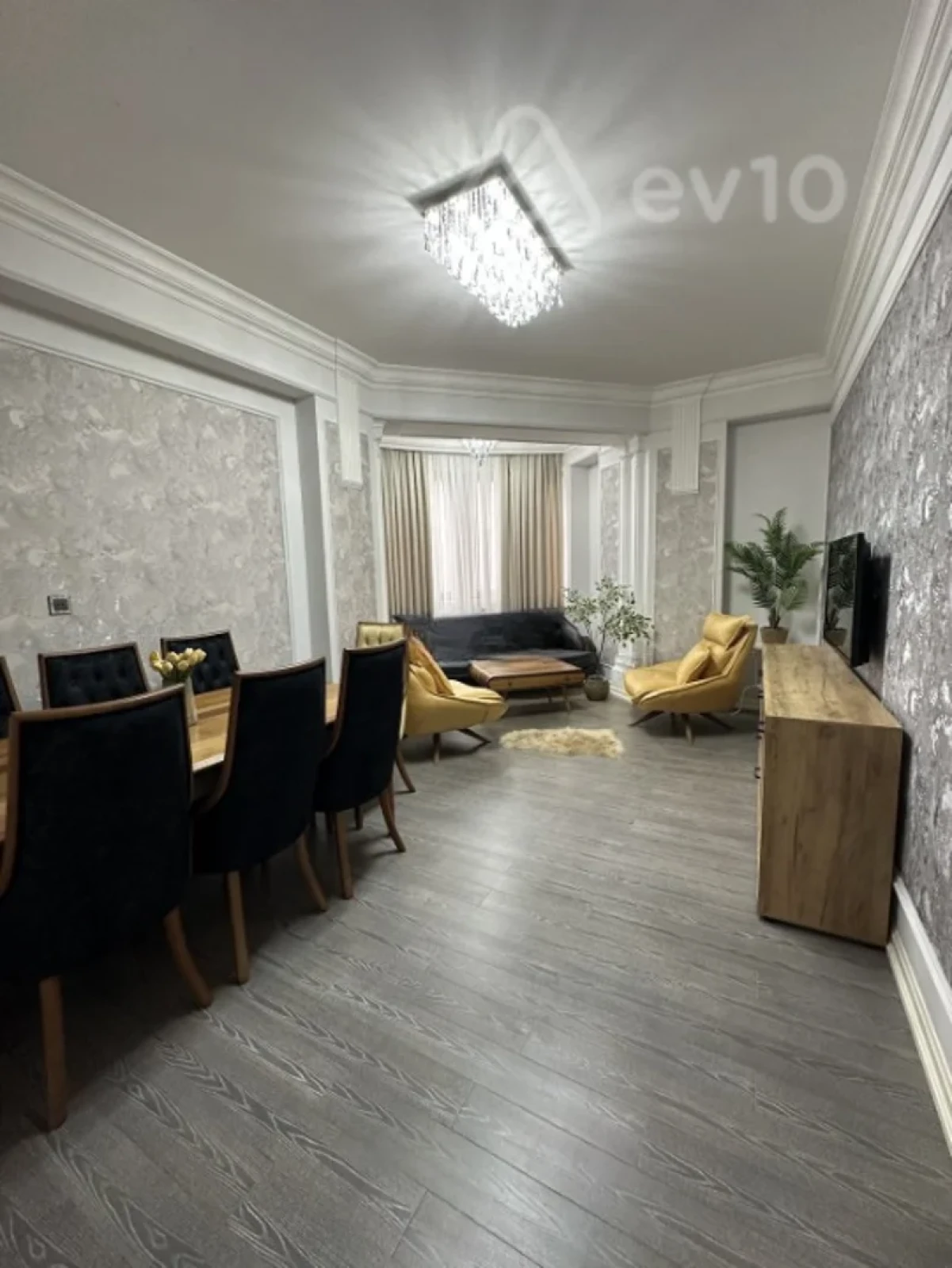 Kirayə verilir 2 otaqlı yeni tikili 70 m²