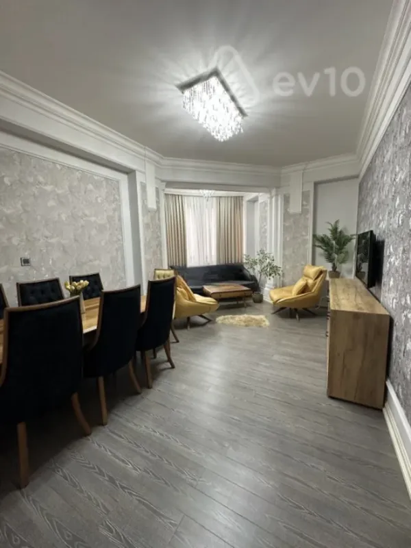 Kirayə verilir 2 otaqlı yeni tikili 70 m²