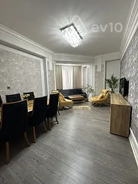 Kirayə verilir 2 otaqlı yeni tikili 70 m²