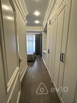 Kirayə verilir 2 otaqlı yeni tikili 70 m²