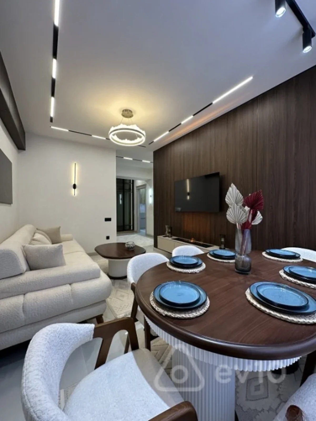 Kirayə verilir 2 otaqlı yeni tikili 75 m²