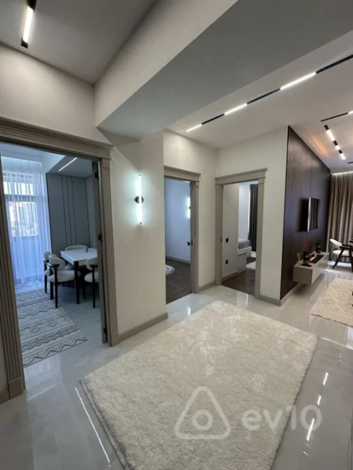 Kirayə verilir 2 otaqlı yeni tikili 75 m²