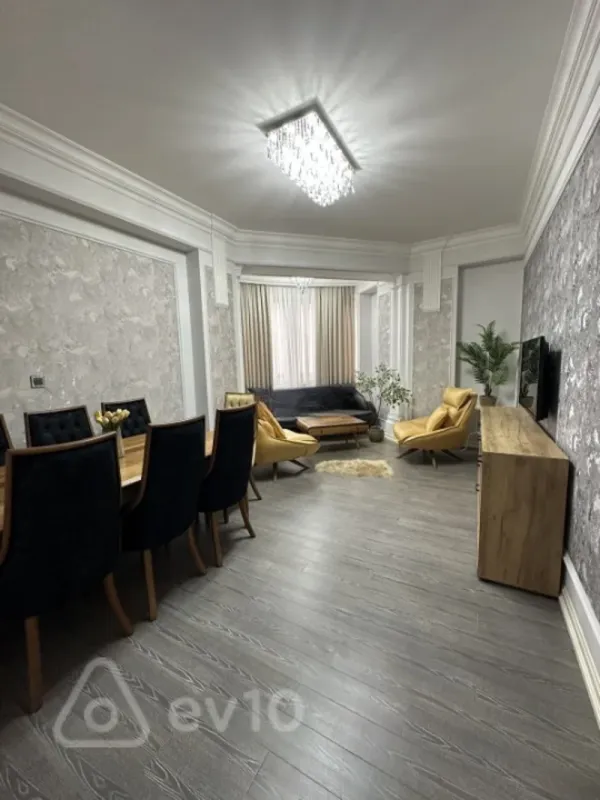 Kirayə verilir 2 otaqlı yeni tikili 70 m²
