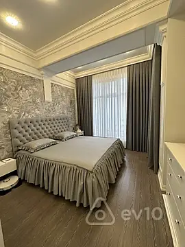 Kirayə verilir 2 otaqlı yeni tikili 70 m²