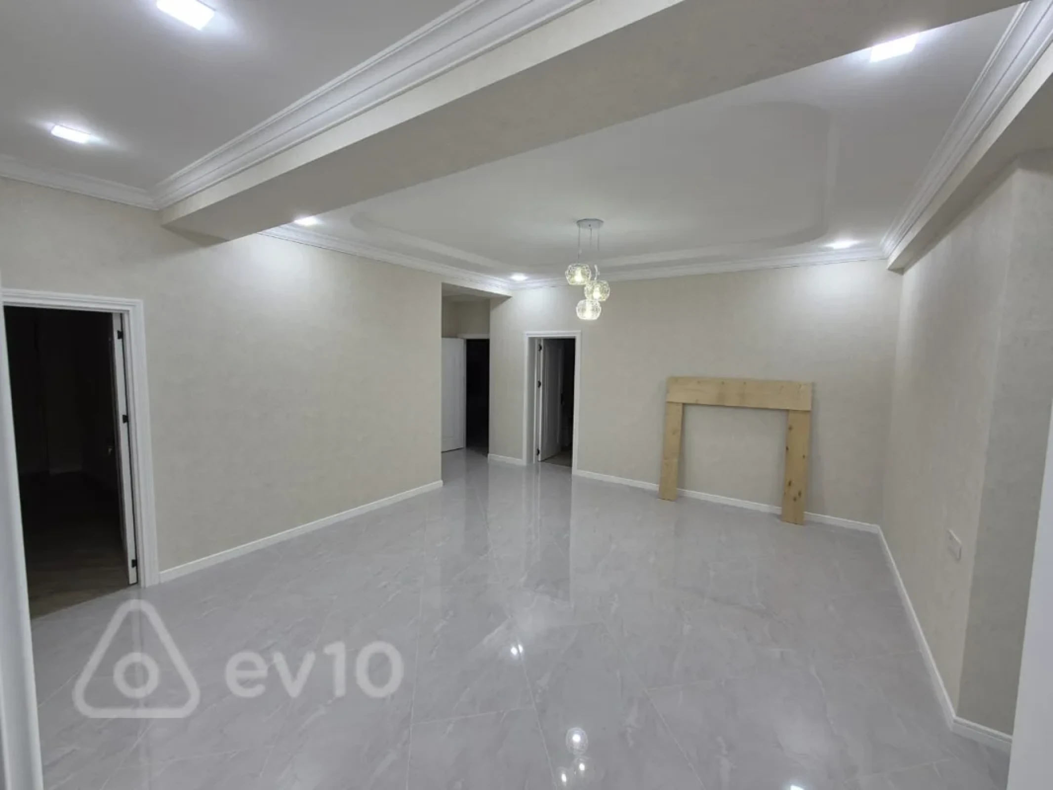 Kirayə verilir 3 otaqlı yeni tikili 156 m²