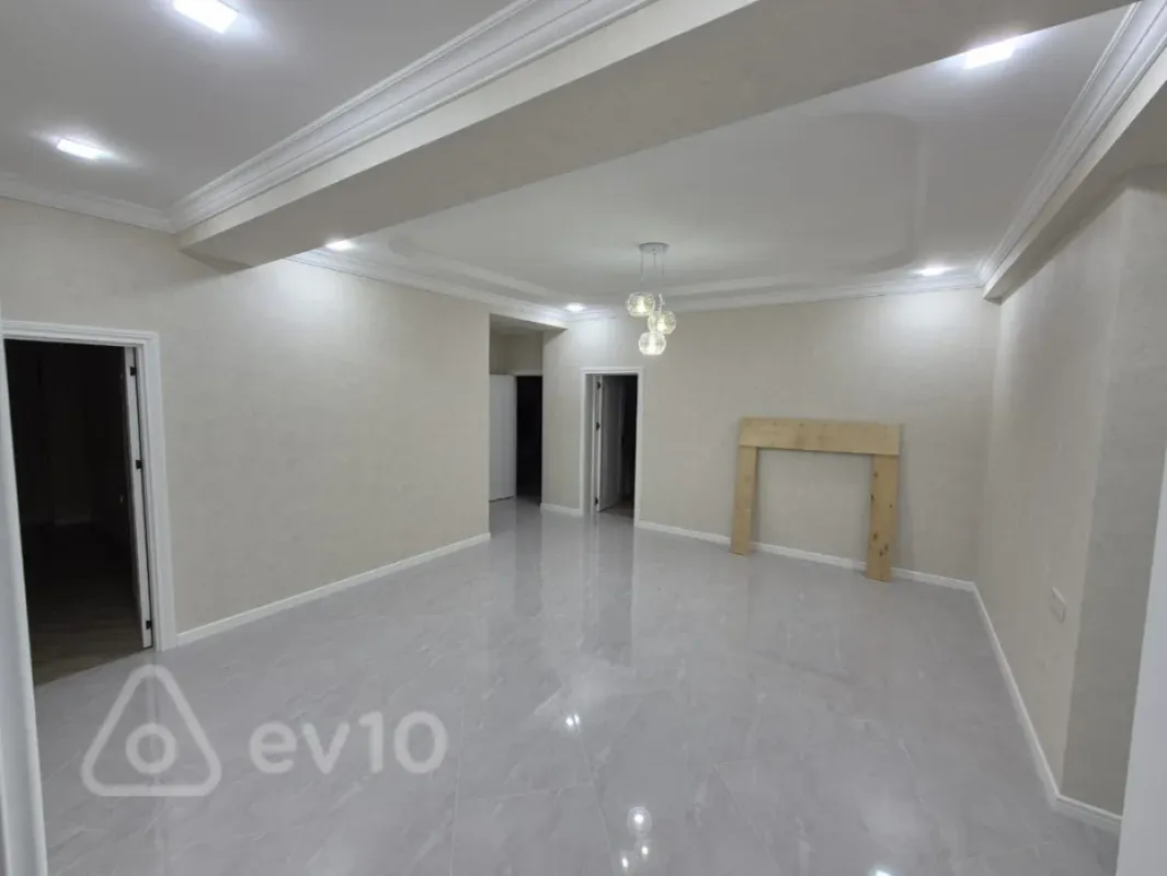 Kirayə verilir 3 otaqlı yeni tikili 156 m²