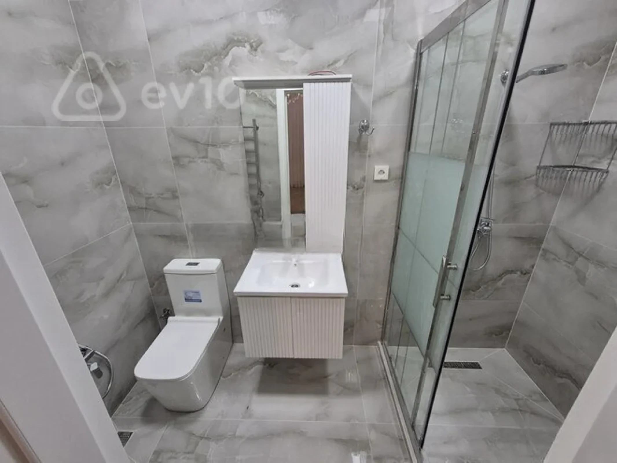 Kirayə verilir 3 otaqlı yeni tikili 156 m²