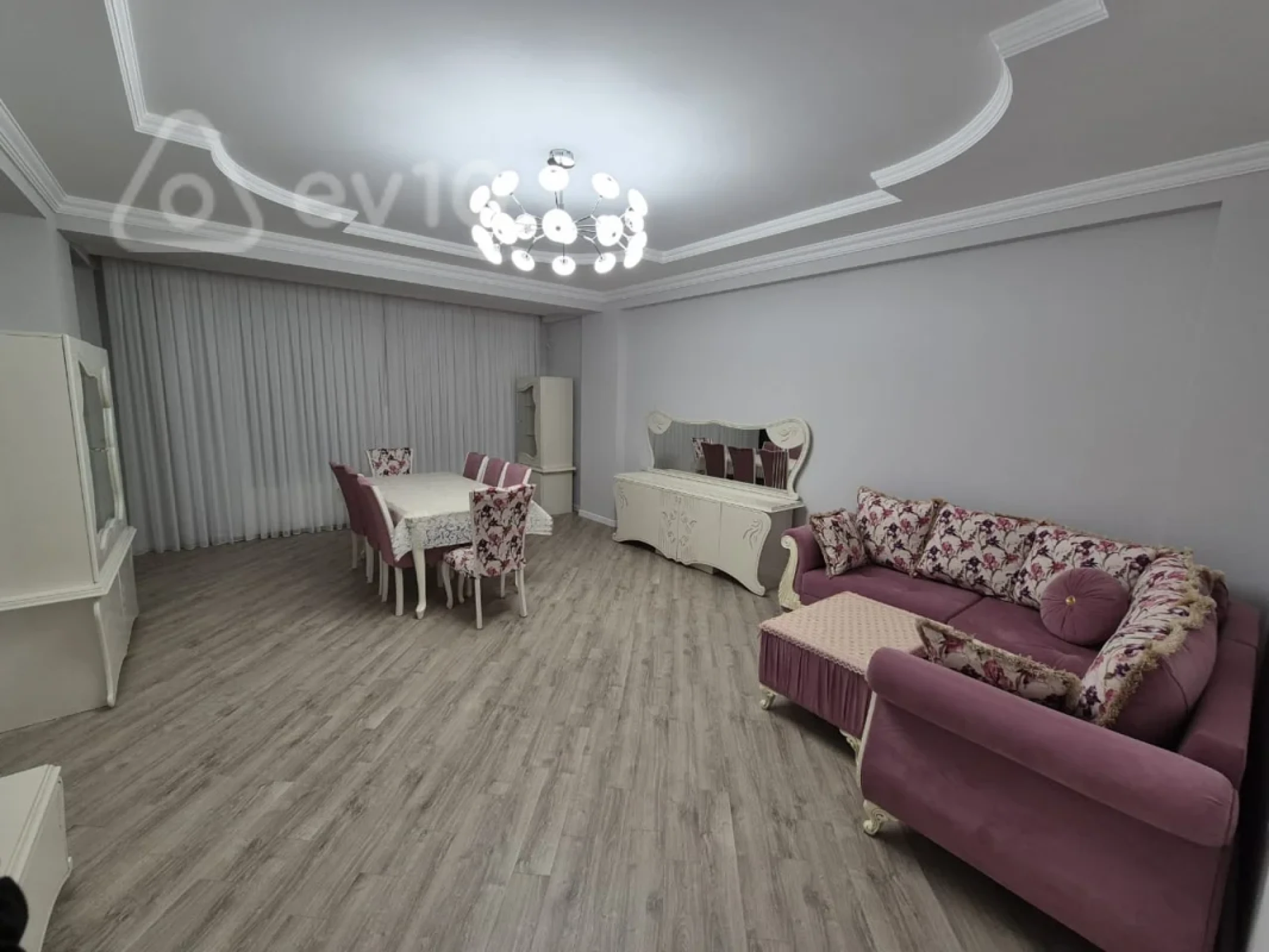 Kirayə verilir 3 otaqlı yeni tikili 156 m²