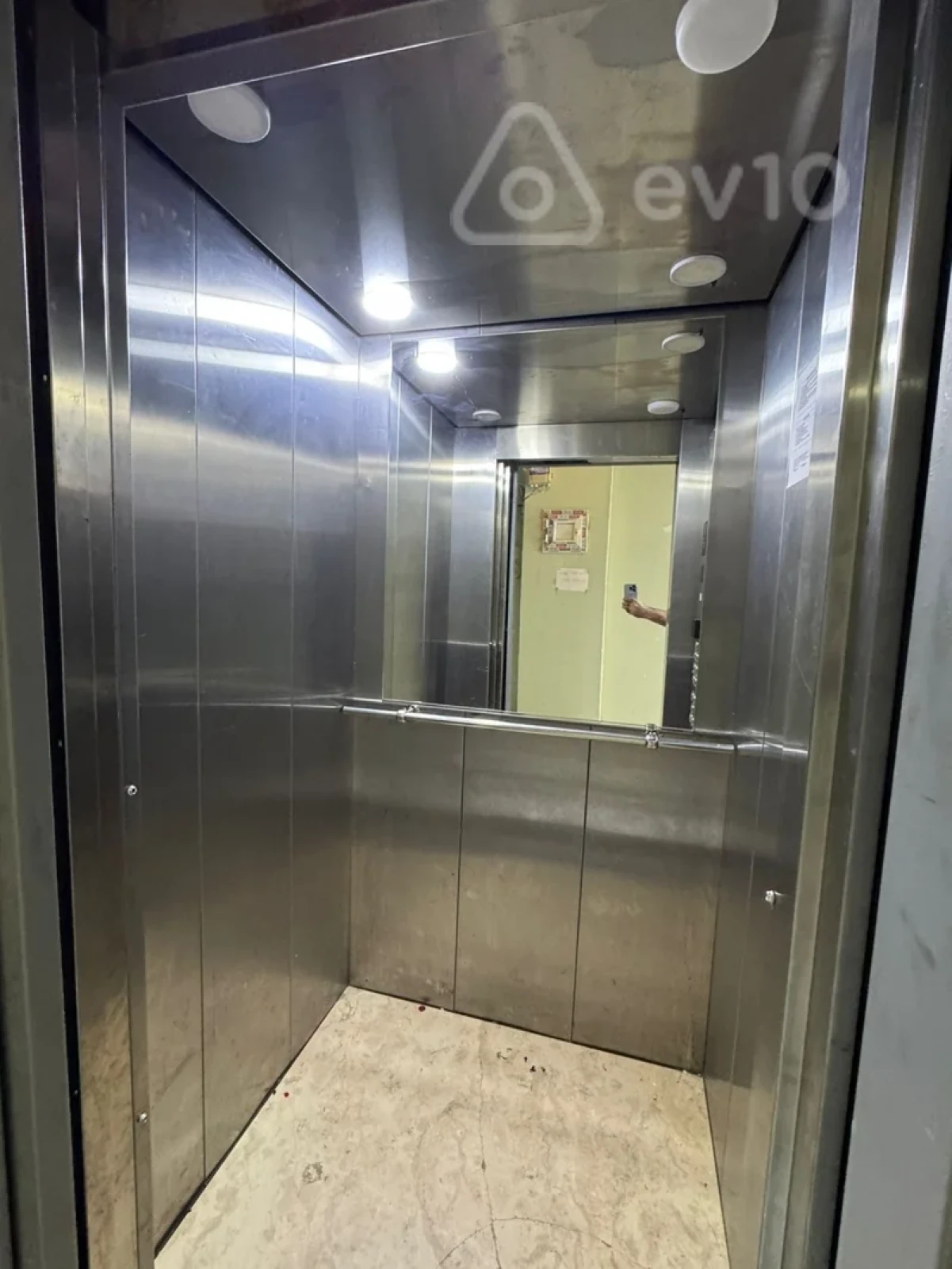 Kirayə verilir 2 otaqlı yeni tikili 60 m²