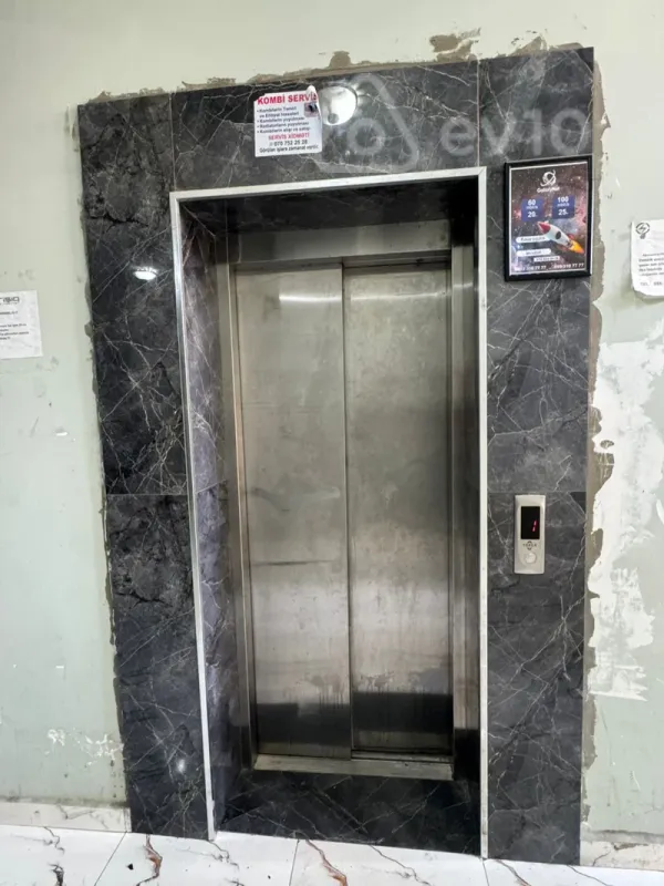 Kirayə verilir 2 otaqlı yeni tikili 60 m²