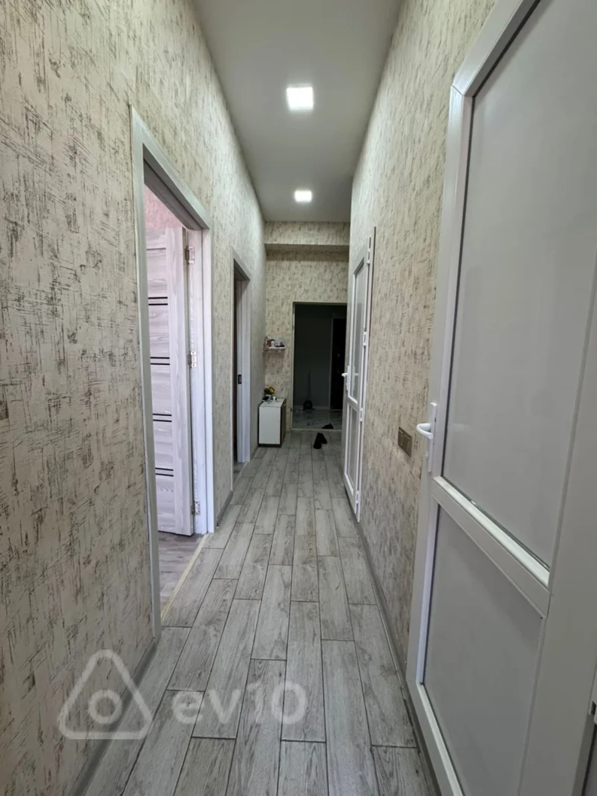 Kirayə verilir 2 otaqlı yeni tikili 60 m²