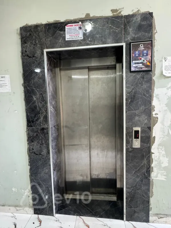 Kirayə verilir 2 otaqlı yeni tikili 60 m²